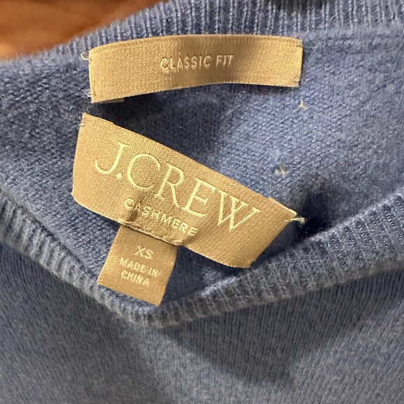 J. Crew - Cashmere classic-fit crewneck sweater in Cornflower Blue - Size XS - Picture 3 of 6